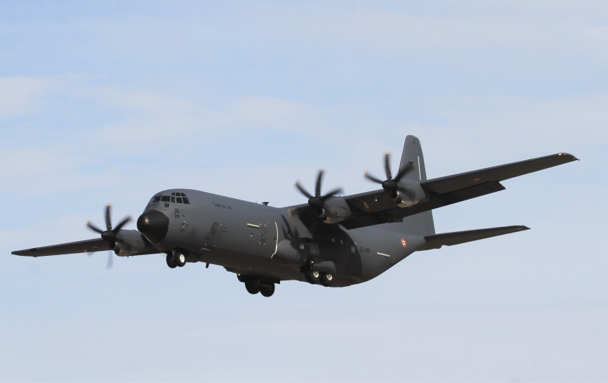 3- Otro C-130J-30 en aproximación al aeródromo de Ablitas, en este caso del Armée de l´Air francés.
