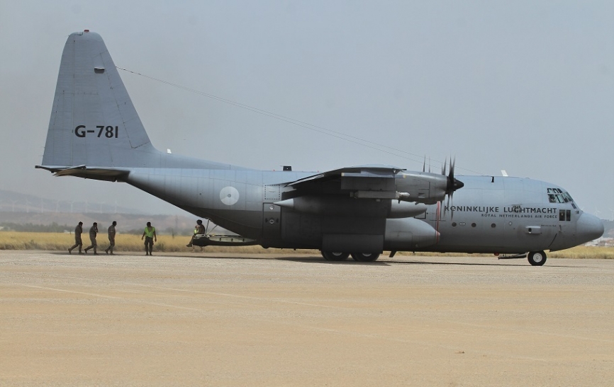 8- Uno C-130H de la Real Fuerza Aérea de los Países Bajos recoge personal en Ablitas.