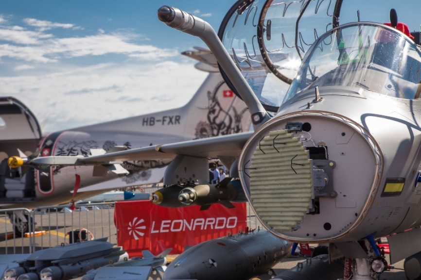El equipamiento sencillo y simple que equipa esta aeronave, hace de ella una plataforma con un mantenimiento requerido mínimo pero garantizando la máxima seguridad y confiabilidad.