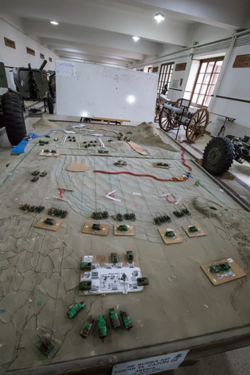 Incluso en nuestros tiempos, los dioramas son utilizados por algunos de los profesores en esta academia. Poco hay mejor que este método para poder visualizar de forma global el campo de operaciones.