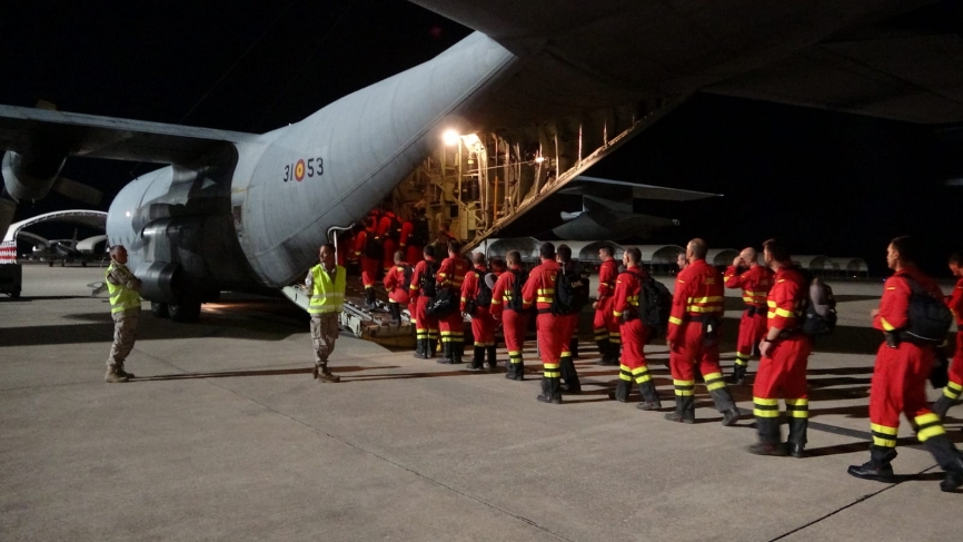 2- Un Lockheed Martin KC-130H Hercules del Ala 31 del Ejército del Aire transportó personal de la UME a Gran Canaria. (foto: Ejército del Aire)