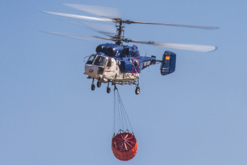 7- El Gobierno de España aporta sus medios en Canarias, como este Kamov Ka-32.