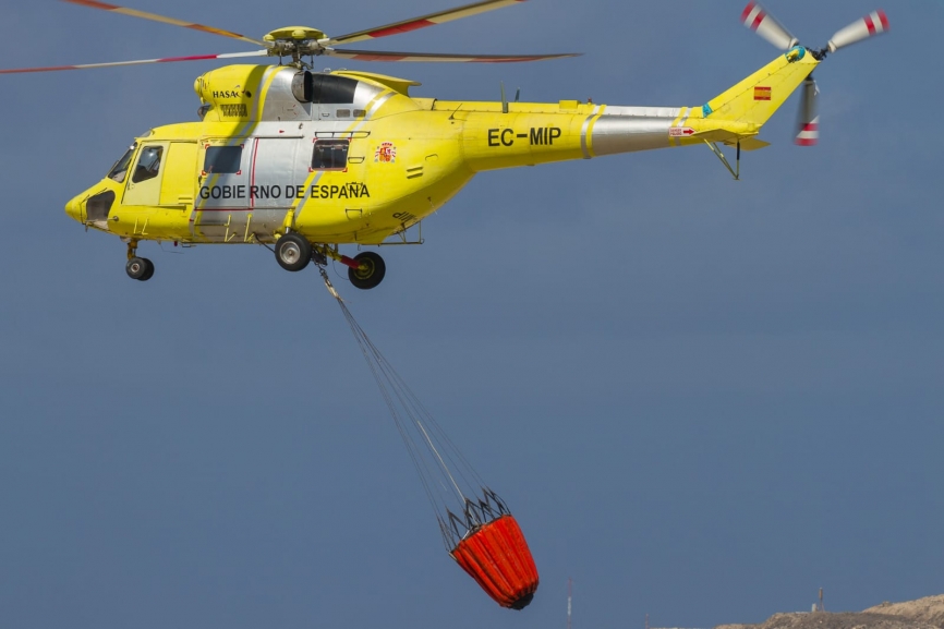 10- Otro de los medios que aporta el Gobierno de España, es este helicóptero Sokol SW-3, de fabricación polaca.