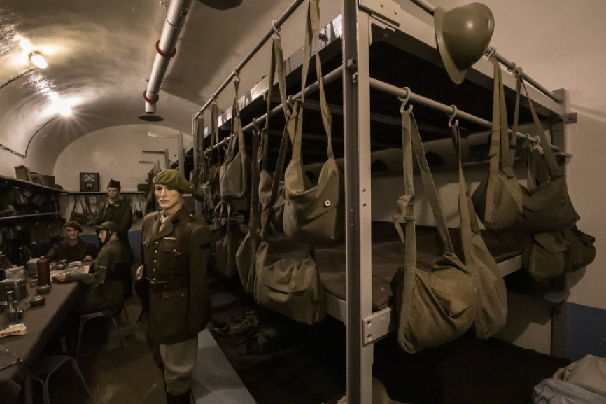 Sin darnos cuenta, nos adentramos en un museo de proporciones gigantescas, el cual nos permite hacernos a la idea de lo que era la vida allí abajo
