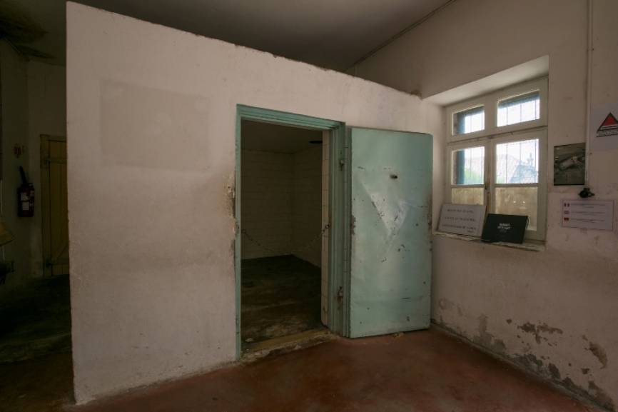 Destacar el gaseado de 87 judíos para su posterior envasado individual y envío para su estudio en la universidad de Strasbourg.