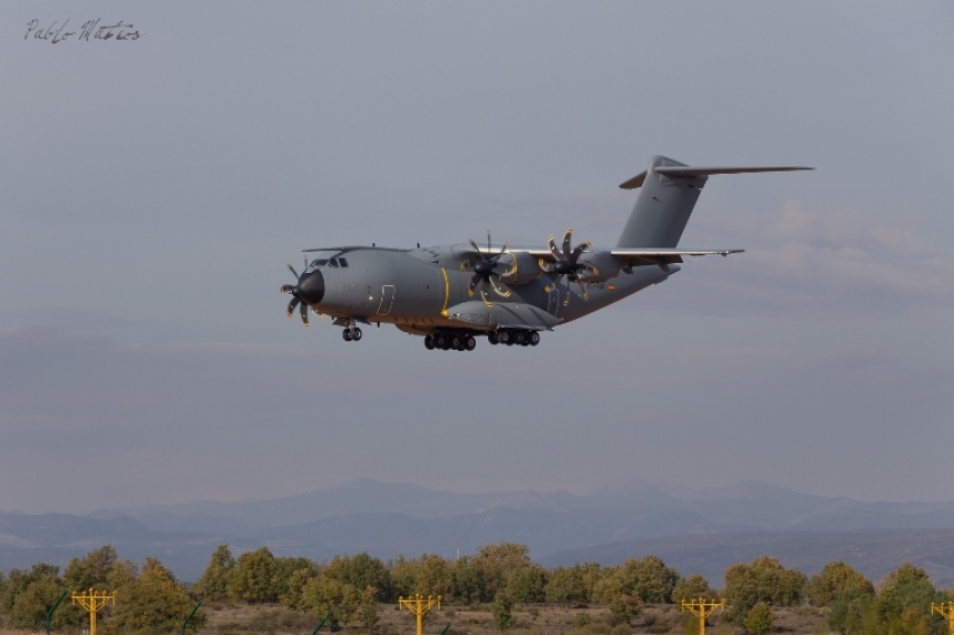 El Airbus A400M ha aterrizado en el Aeropuerto de León para una serie de pruebas y certificaciones.