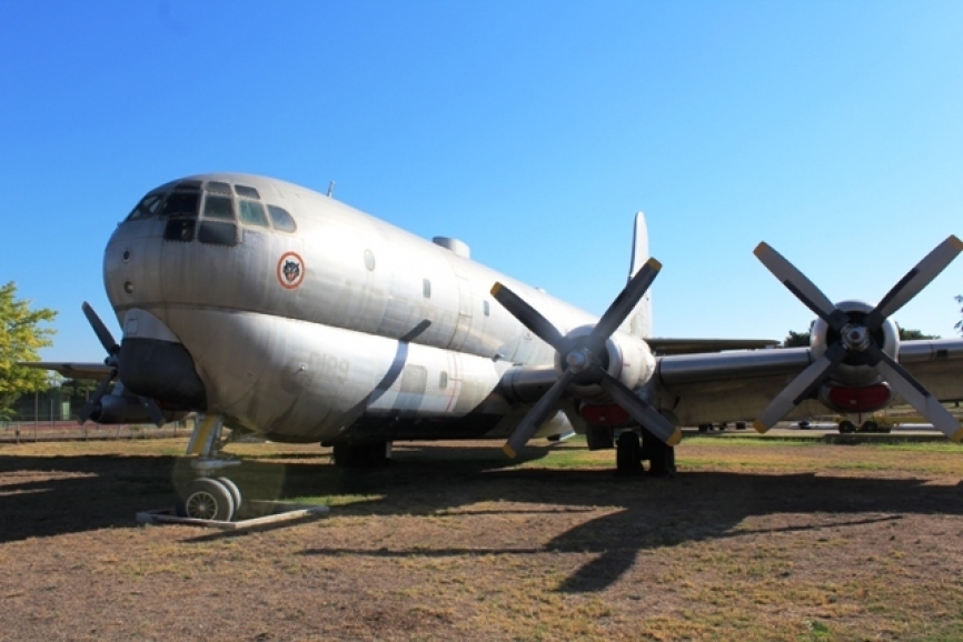 El fabricante norteamericano Boeing Aircraft Company le bautizó como KC-97L Stratotanker. A su llegada a España se le denominó TK-03.