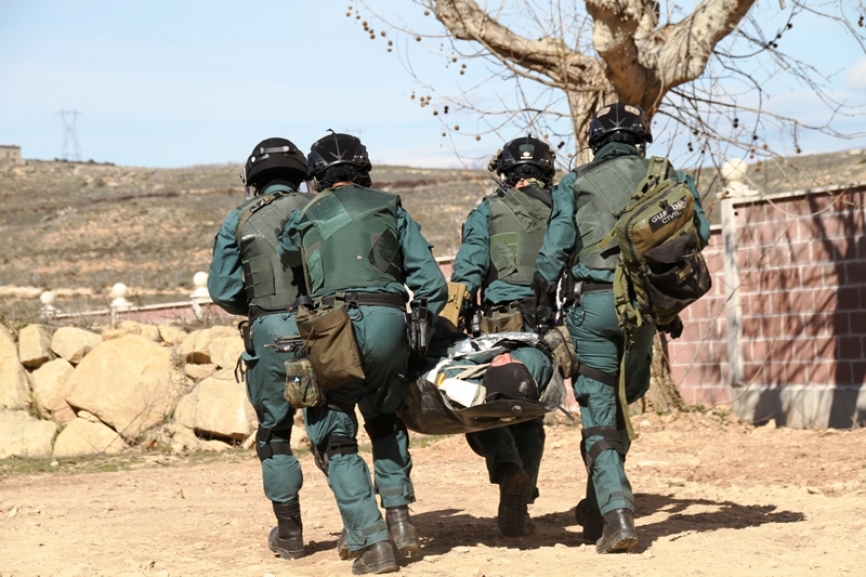 La evacuación de heridos en situaciones de alto riesgo es un potencial que practican en algunos de sus adiestramientos