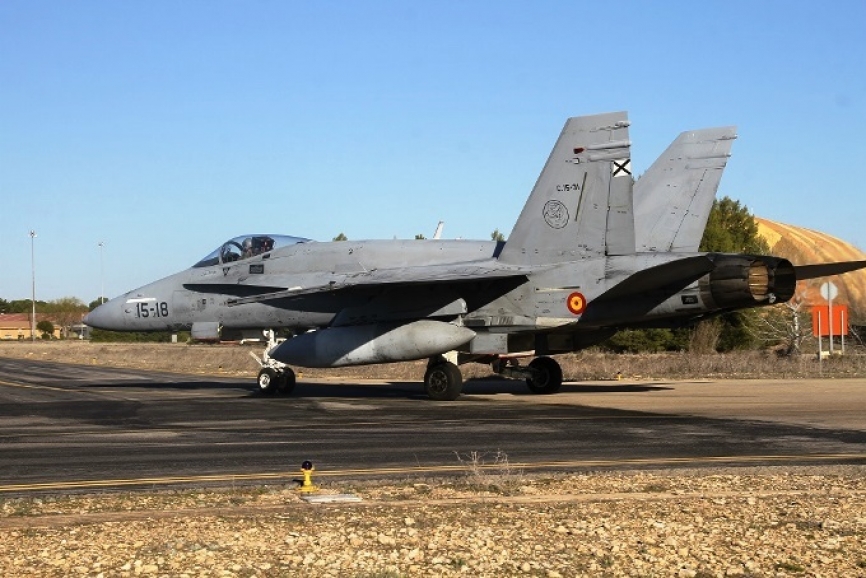 Tan clásico como eficaz, un EF-18M del Ala 15 del Ejército del Aire.