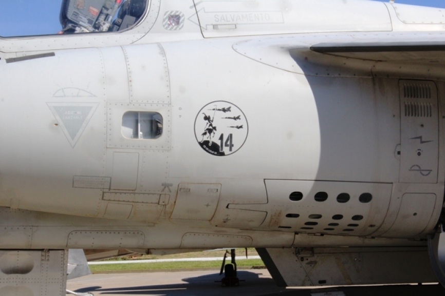 Tanto en su versión monoplaza como la biplaza, estuvieron destinados en las Bases Aéreas de Manises (Valencia), Gando (Gran Canaria) y los Llanos (Albacete).
