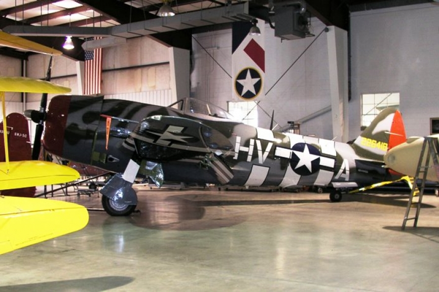 FAP 115. Se exhibe en el Air Zoo Aerospace & Science Museum (Michigan) representando al P-47D del Coronel Francis S. “Gabby” Grabeski.