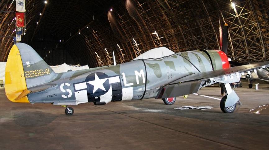 FAP 114. Recrea el P-47D-25-RE apodado “Hairless Joe” utilizado por el Coronel David C. Schilling, quien obtuvo 22.5 derribos (foto Erickson Aircraft Collection).