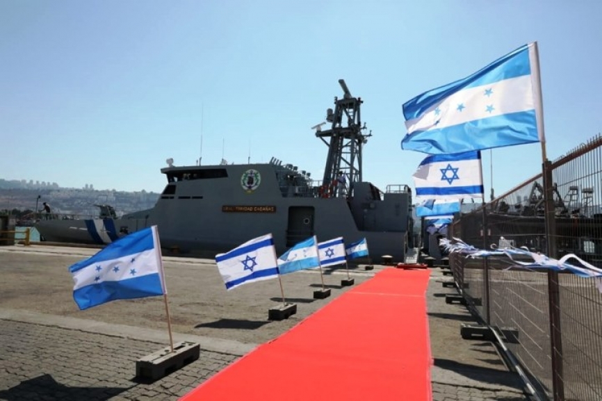 El “General Cabañas” al ser entregado en Haifa.