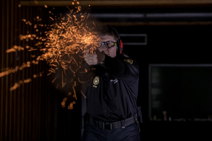 Aquí los agentes realizan y repasan sus procedimientos con un volumen de prácticas anuales obligatorias.