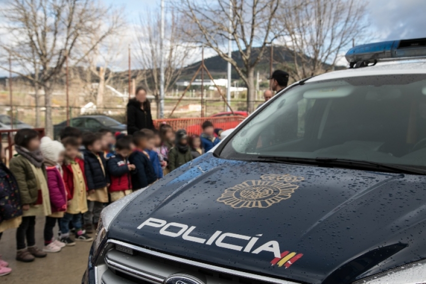 Sin olvidar recordar a los más peques que siempre que tengan cualquier problema, los policías son sus amigos!!!
