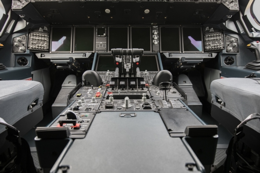 Aunque el A400 aún tiene muchos detractores, debo decir que los pilotos con los que tuve la oportunidad de hablar, estaban encantados con la facilidad de pilotar este avión y de sus prestaciones.