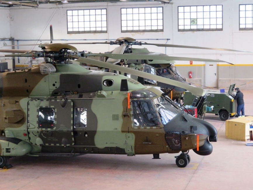 La transformación del BHELMA III al NH90 se inició ahora hace casi 4 años y se han superado ya las 2.000 horas de vuelo con su nuevo helicóptero (foto Octavio Díez Cámara).