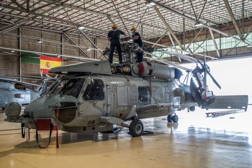 El conocimiento y experiencia del personal encargado del sostenimiento y mantenimiento de los SH-60B, fue determinante a la hora de tomar la decisión de adquirir posteriormente los SH-60F.