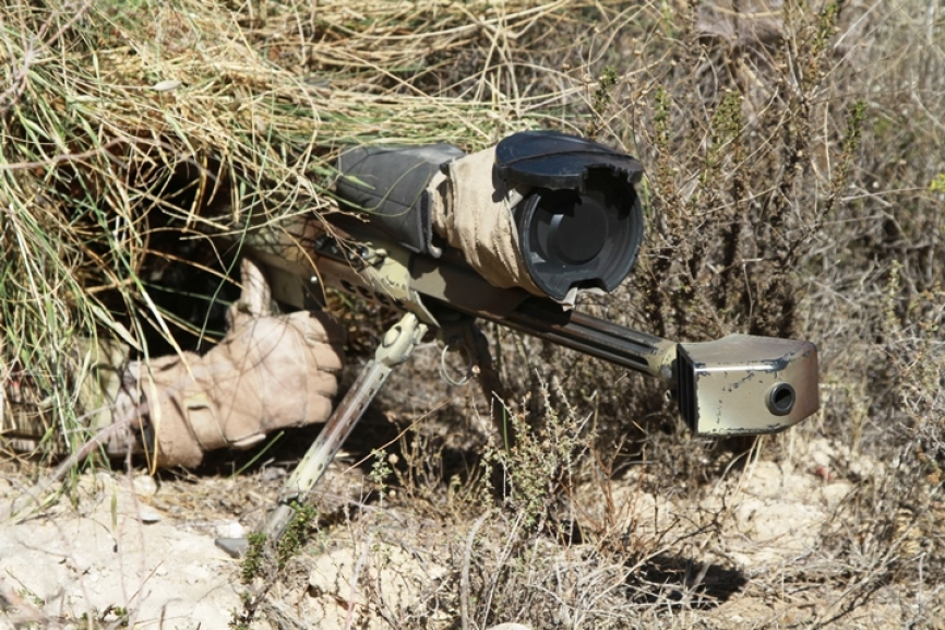 Los Barrett M95SP son usados principalmente en cometidos antimaterial y son eficaces de noche, al contar con visores como el AN/PVS-27, que se sitúa delante de la mira óptica (fotos: Octavio Díez Cámara).