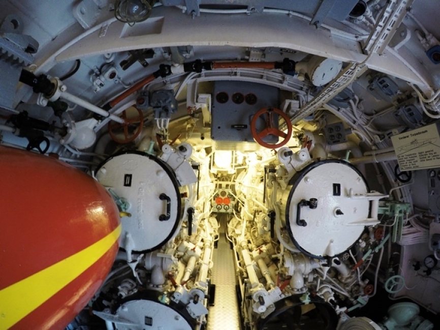 Sala de torpedos de proa
