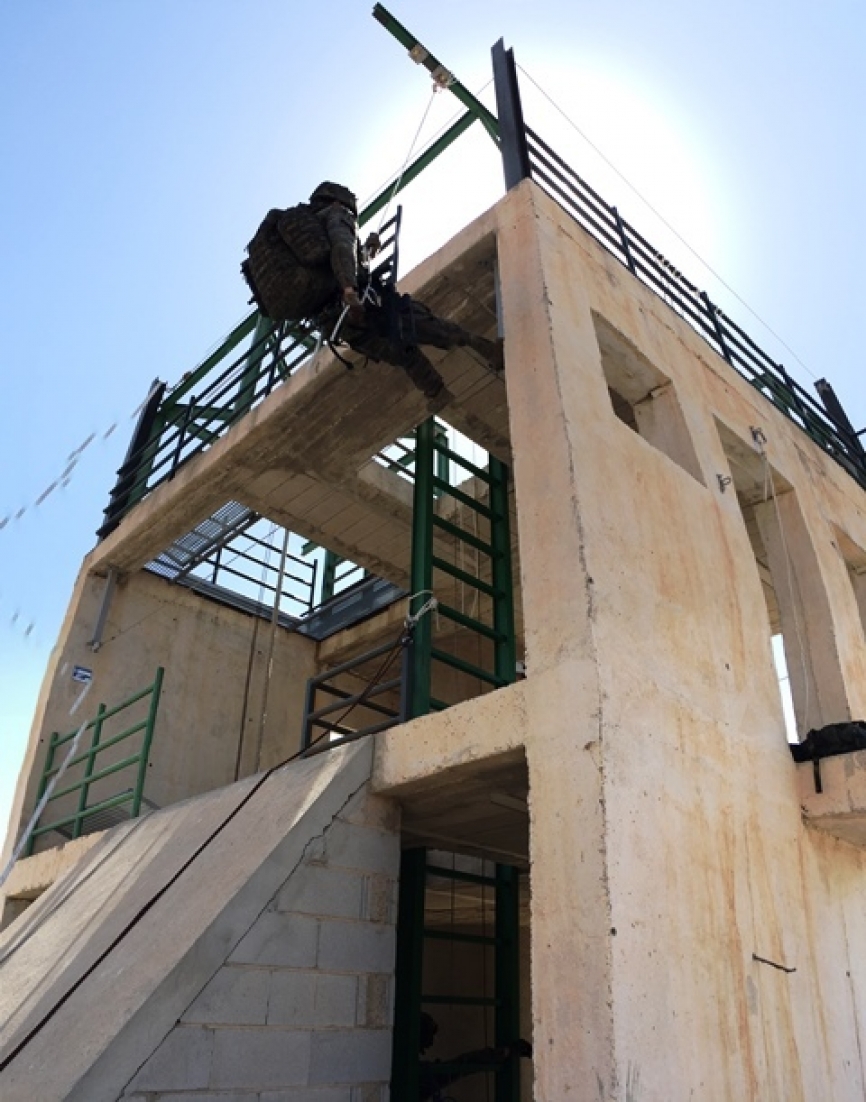 Torre multiusos