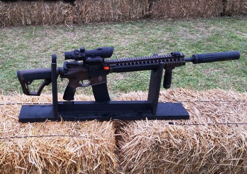 Los casi doscientos fusiles DDM4 con visor ACOG y supresor van para los Comandos.