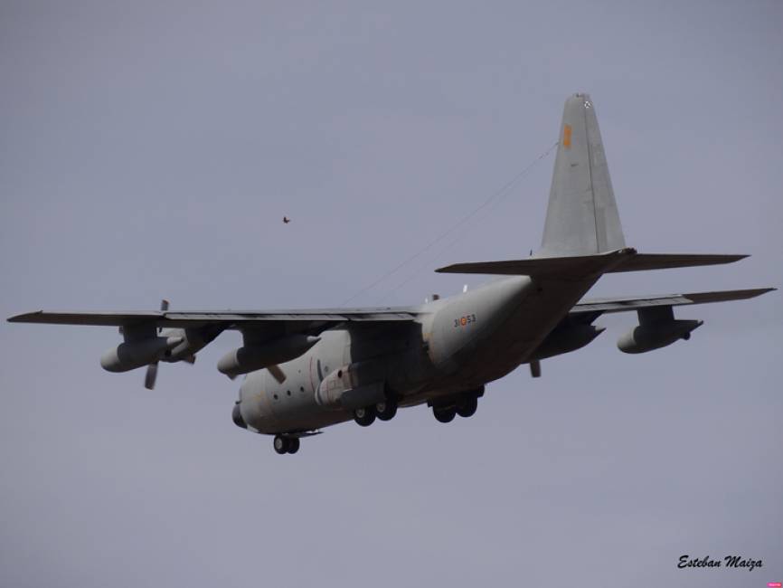 T10-03 próximo a aterrizar en la base aérea de Zaragoza el pasado 23 de noviembre de 2020, tras una larga misión internacional en Medio Oriente, la última de este avión.