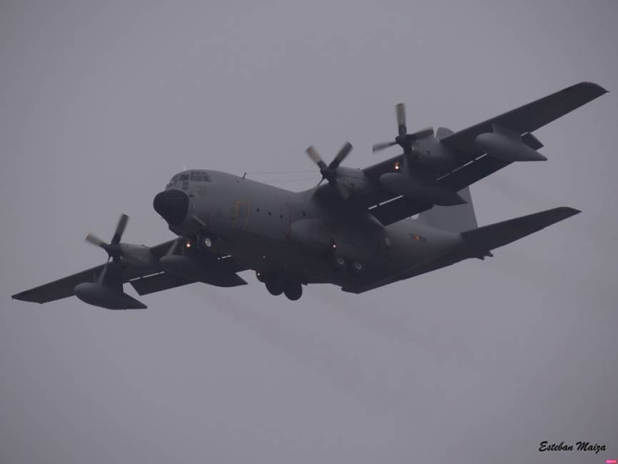 Hércules matrícula TK10-07 a punto de realizar una toma de máximo esfuerzo en el aeródromo de Ablitas el día 18 de diciembre de 2019, la última vez que el C-130 del Ejército del Aire operó en dicho aeródromo.