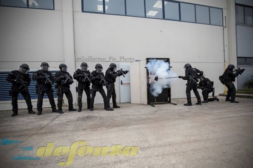 También cabe destacar que aunque su formación a día de hoy es autónoma, los ejercicios y entrenamientos conjuntos con unidades tácticas análogas es bastante frecuente. Supuestos con el GEO,GOES,GAR,GEI o BBT(entre otros) son los entrenamientos ideales para compartir y actualizar procedimientos de actuación en la infinidad de situaciones que pueden surgir en un operativo.
