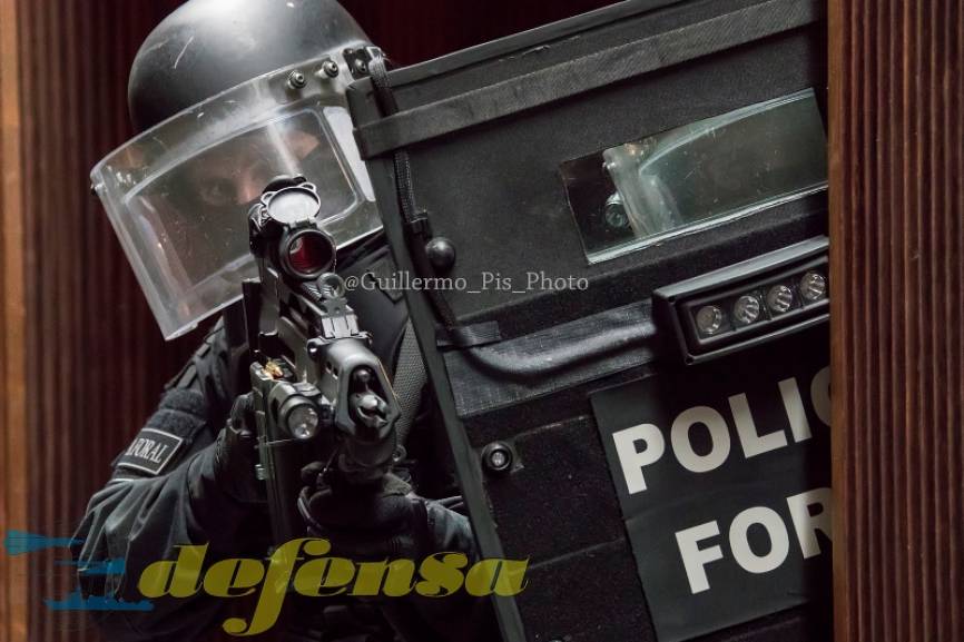 No me perdonaría despedir esta galería sin agradecer a Policía Foral y especialmente al GIE haberme brindado la oportunidad de pasar unos días con este grupo de gente absolutamente excepcional.