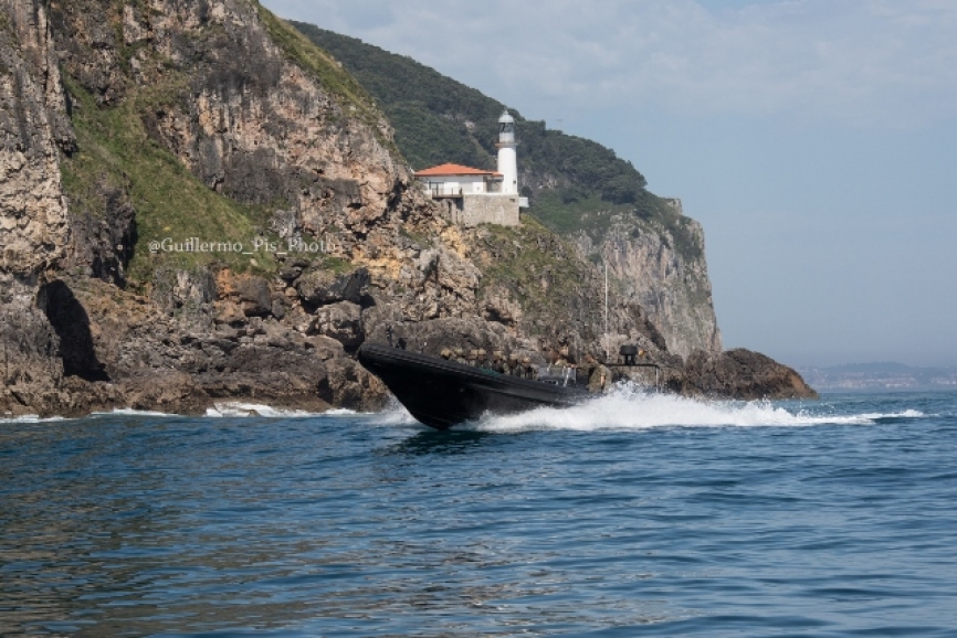 En estas navegaciones de instrucción en aguas abiertas, ambas embarcaciones costearon desde San Vicente de la Barquera hasta Castro Urdiales.