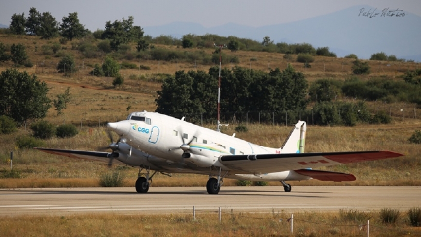 El Basler BT-67 es un Douglas DC-3C con una conversión de los antiguos motores radiales de 2 estrellas 14 cilindros, refrigerados por aire, a unos potentes Pratt & Whitney Canada PT6 turbohélice. Dicha conversión las realiza la empresa estadounidense Basler Turbo Conversions de Oshkosh, Wisconsin.