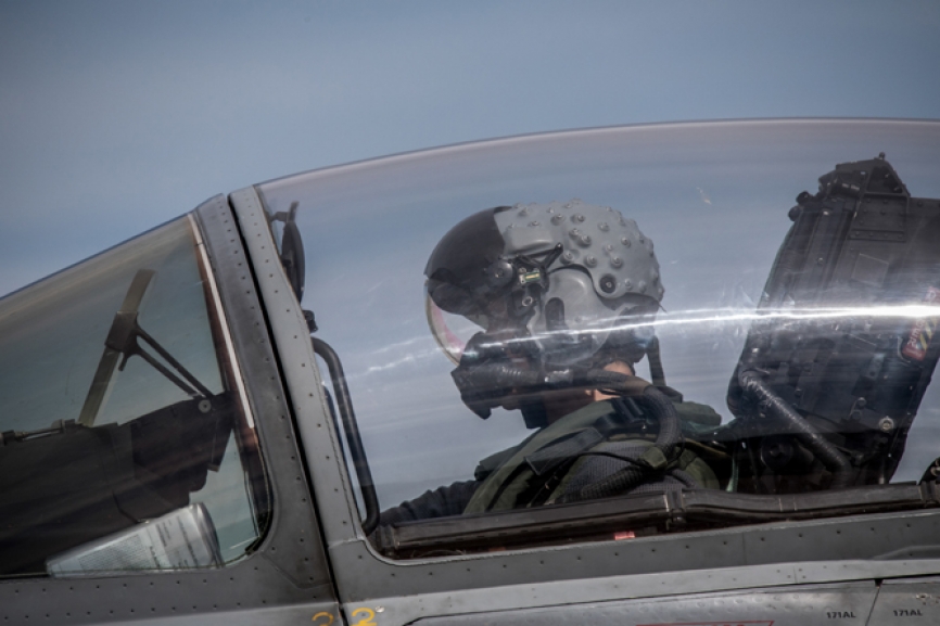 A penas un año después, se conforma el destacamento Vilkas, el cual se despliega en Lituania para ejercer de policía aérea en el Báltico