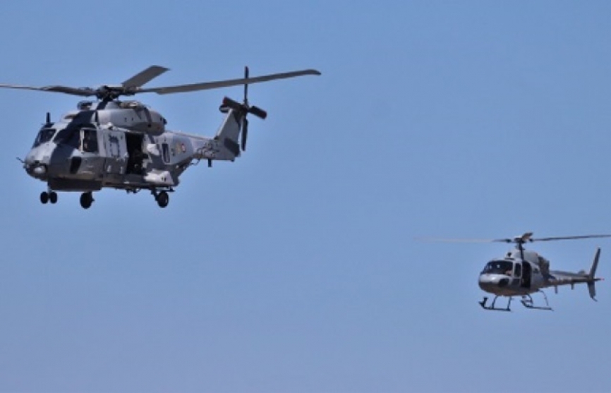 Un NH90 francés, de su “Marine Nationale”, seguido por un AS55 (Julio Maíz/defensa.com)