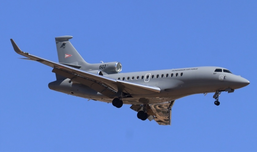 Uno de los reactores de tipo ejecutivo que llegaron a Madrid, fue este Falcon 7X de la Fuerza Aérea de Hungría.