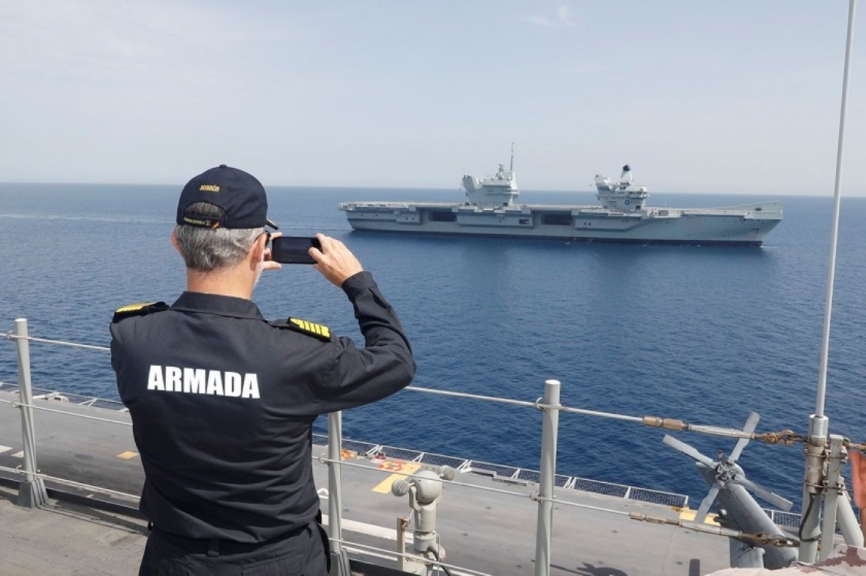 Ni su Majestad Felipe VI se resistió a fotografiar el “Prince of Wales”.