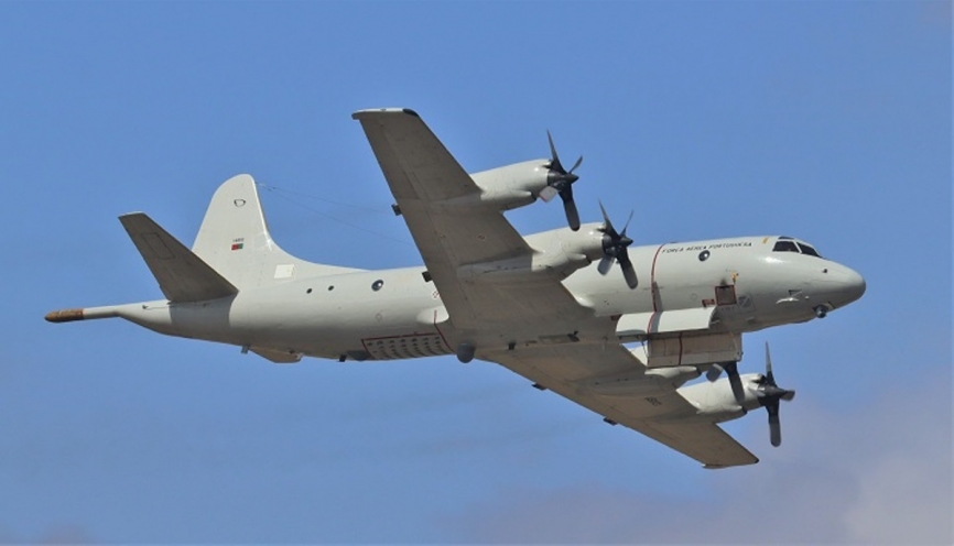Uno de los aviones de patrulla naval y antisubmarinos P-3C CUP “Orión” de la Força Aérea Portuguesa (FAP).