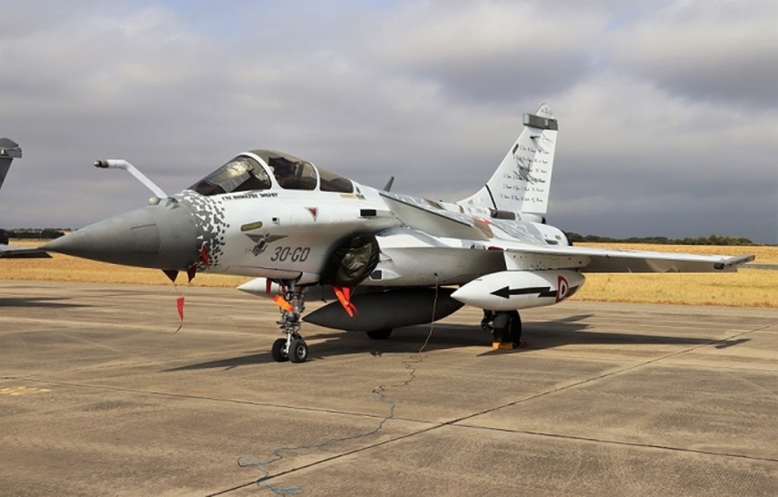 En la estática resaltaba este cazabombardero Dassault Aviation “Rafale”, especialmente pintado, del Ejército del Aire francés.