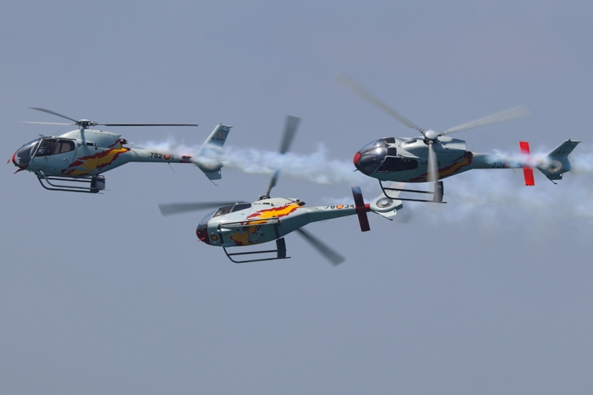 Los Airbus Helicopters H120 de la “Patrulla Aspa” del Ejército del Aire deleitaron al público.