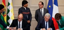 Firma del contrato de radares entre Thales y Bolivia en 2016.
