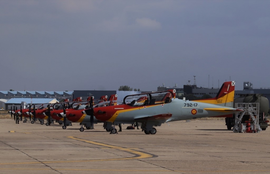 Desde la AGA llegaron a Getafe nueve entrenadores Pilatus PC-21. (Julio Maíz)
