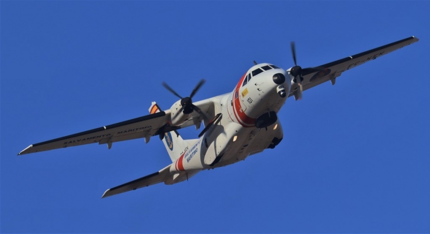 SASEMAR aportó al desfile uno de sus Airbus DS CN235. (Julio Maíz)
