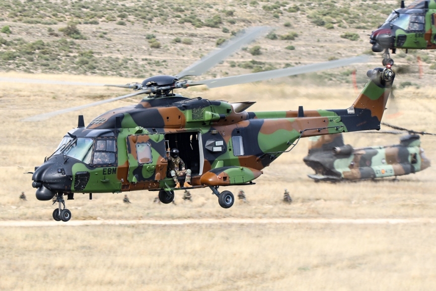 En la fuerza de helicópteros de las FAMET se integraron dos NH90 del Ejército de Francia. (Rubén Galindo)