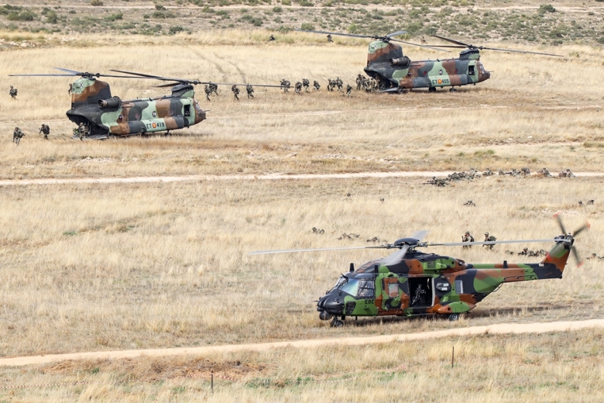 En el supuesto de asalto aéreo del Toro 2022 participaron 15 helicópteros. (Rubén Galindo)