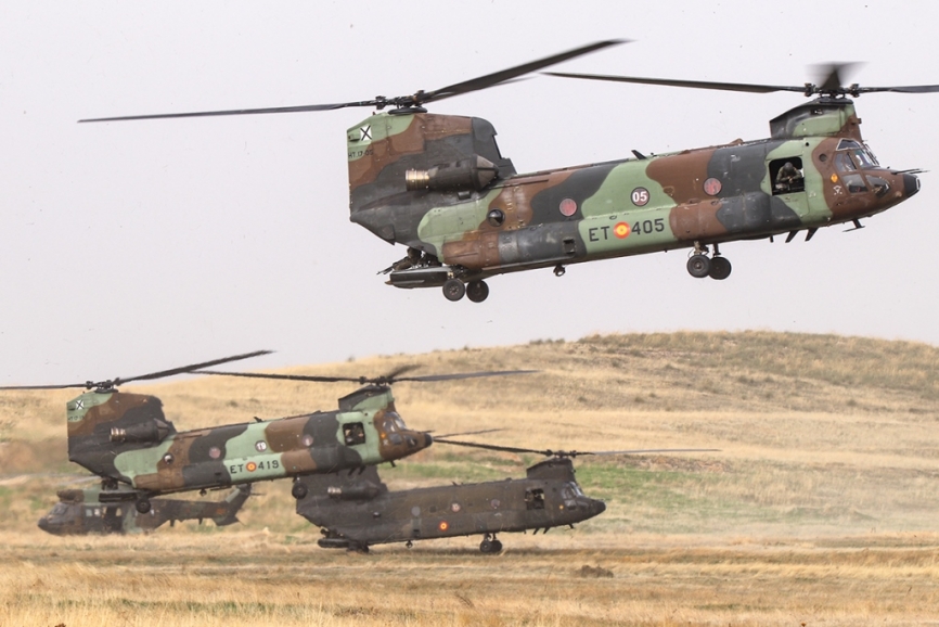En el ejercicio Toro 2022 participaron tres veteranos helicópteros Boeing CH-47D “Chinook”. (Rubén Galindo)
