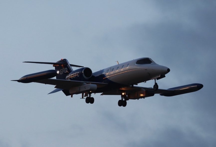El Ministerio de Defensa de Alemania aportó un aparato de guerra electrónica Gates Learjet 35 de la empresa GFD.