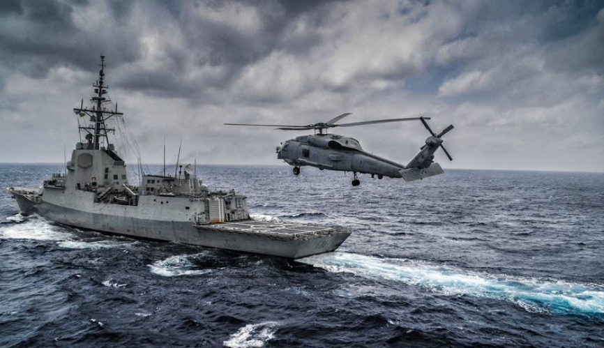 En las modernas operaciones navales el concurso de los helicópteros es imprescindible.