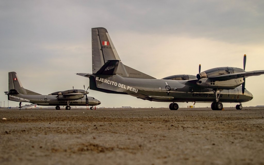 Dos Antonov An-32B Cline del Batallon de Aviones N° 811.