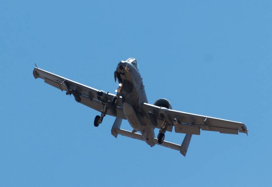 Vista frontal de los A-10C del del 303rd Fighter Squadron (escuadrón de caza), ya presentes en España. (Julio Maíz)