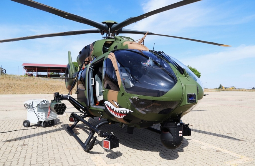 El versátil H145M D-3 realizó varias exhibiciones de vuelo desde la base de Colmenar Viejo (Madrid). (foto Julio Maíz)